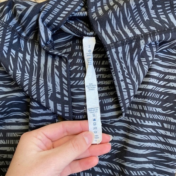 Lululemon wunder under high waist crop Palm Leaf Leggings size 2 - Picture 5 of 5